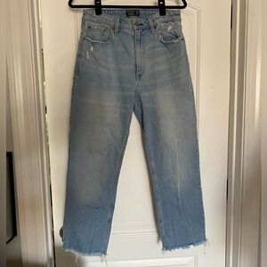 Abercrombie & Fitch Zoe Natural Rise Ankle Straight Leg Light Wash Jeans 30/10R